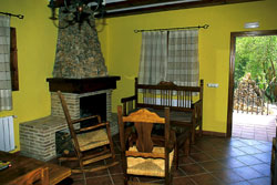 Salón con chimenea 