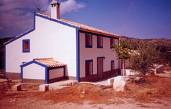 Antigua casa rehabilitada con estilo rústico